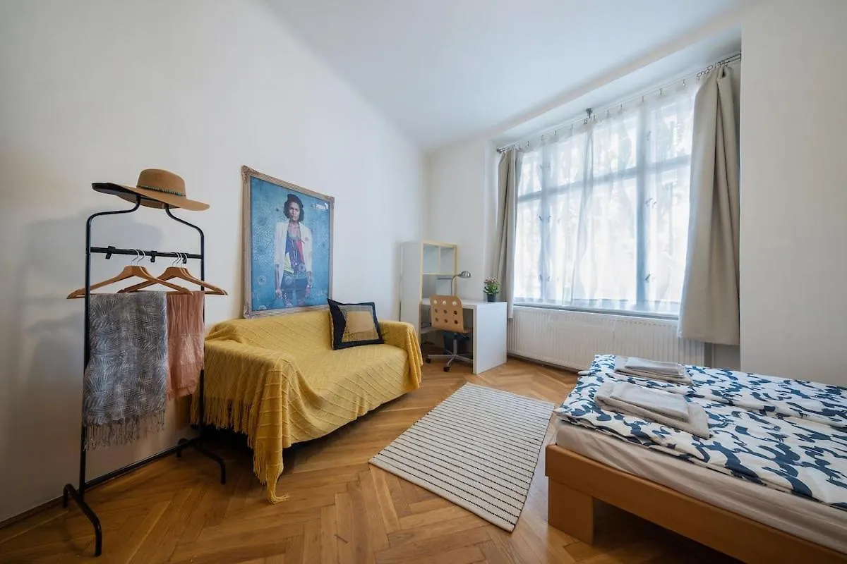 Central Apartment Urban Jungle In Budapeszt