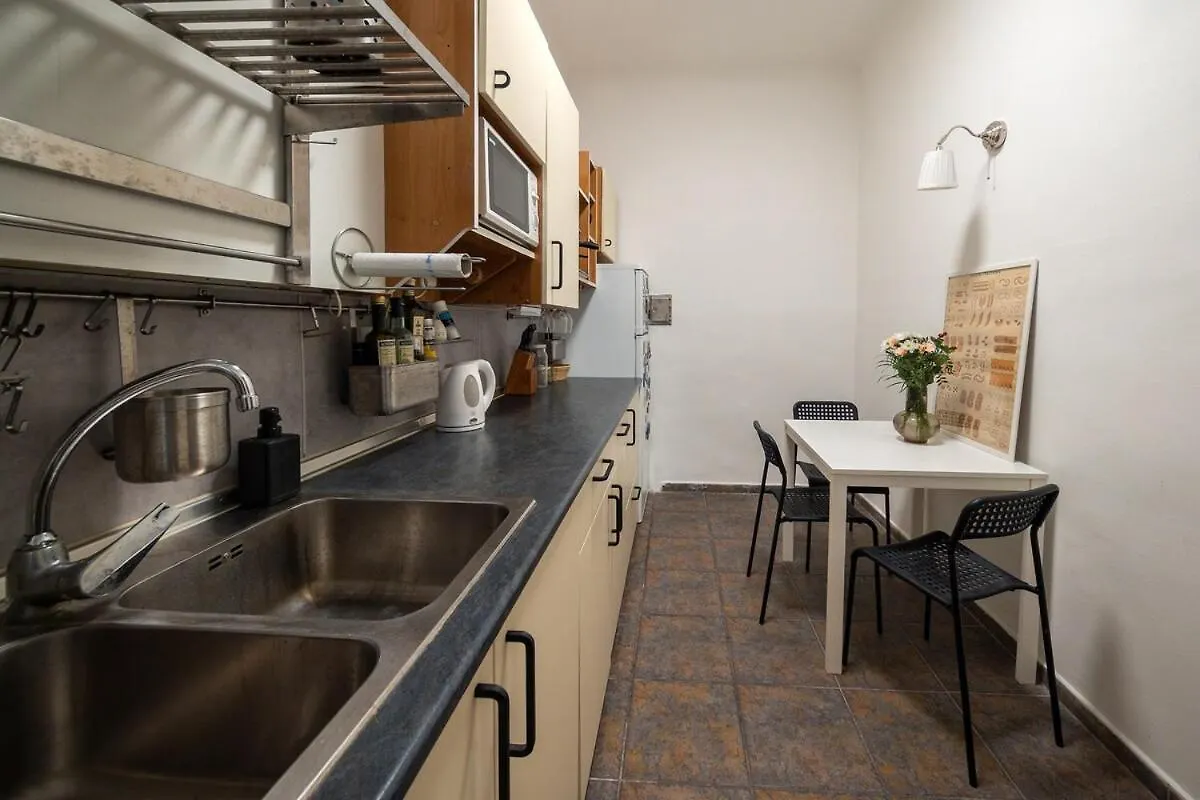 Central Apartment Urban Jungle In Budapest